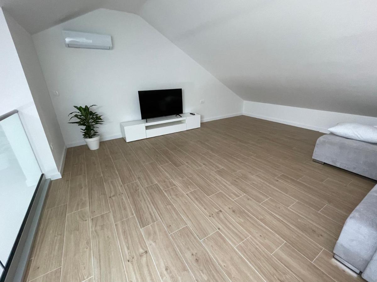 Galeria Apartment Ποντστράνα Εξωτερικό φωτογραφία